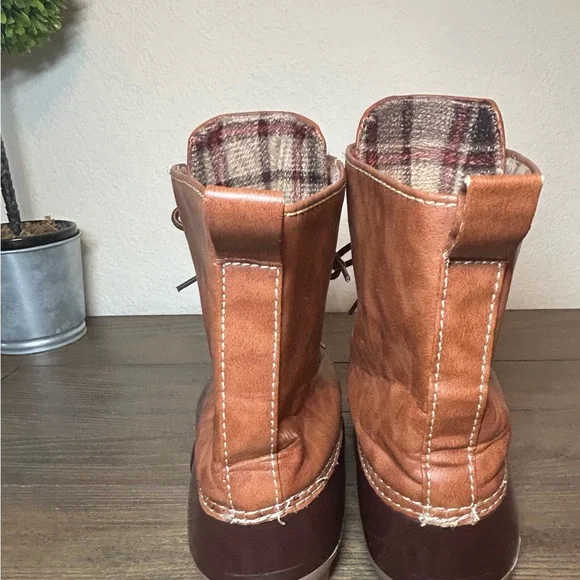 YOKI Duck Rain Boots – Waterproof – Women’s Size 8 (approx. 10" in length) - Picture 13 of 16